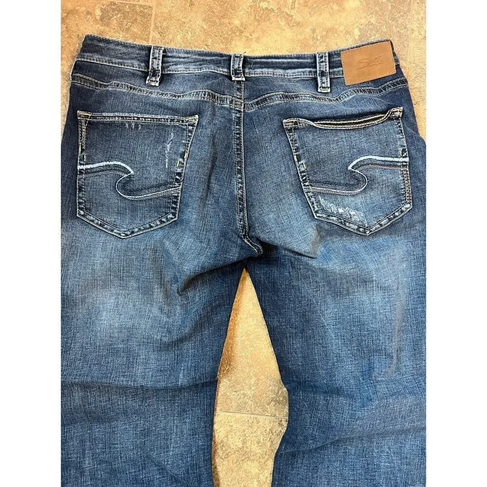 Silver Zac Relaxed Fit Straight Leg Stretch, Slightly Distressed Men's 38/34